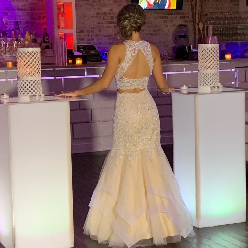 Elegant Cream Gown 2 piece Dress Set - Picture 2 of 3